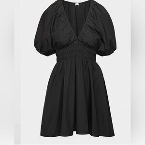 Aritzia Mason Poplin Dress
Cotton poplin V-neck mini dress with puff sleeves-M